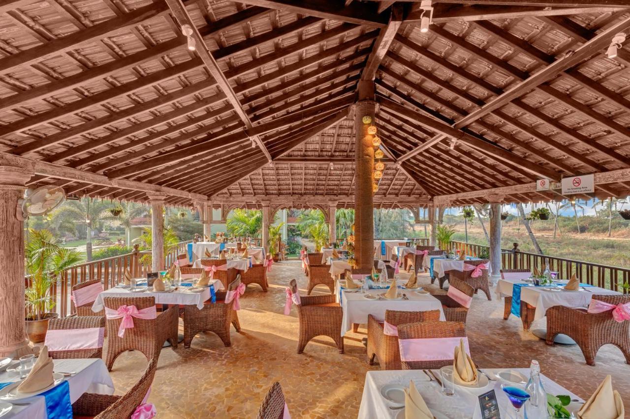 Club Mahindra Acacia Palms Hotel Colva Exterior photo